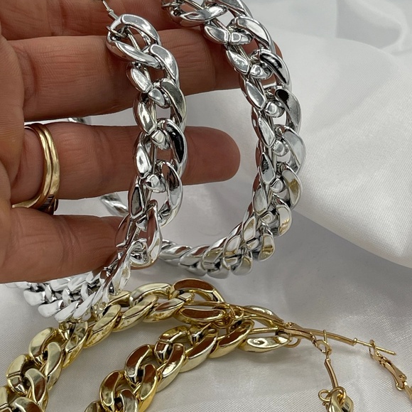 Huge Gold/Silver Curb Chain Hoop Earring, Light Weight - Picture 4 of 4